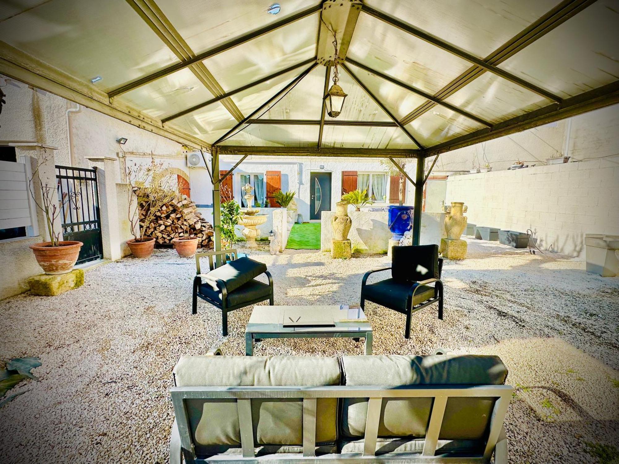 Les Appartements Du Mas - Emeraude Aigues-Mortes Exterior photo